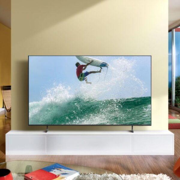 Samsung 65" DU7000 Crystal UHD 4K HDR Smart TV - Image 3
